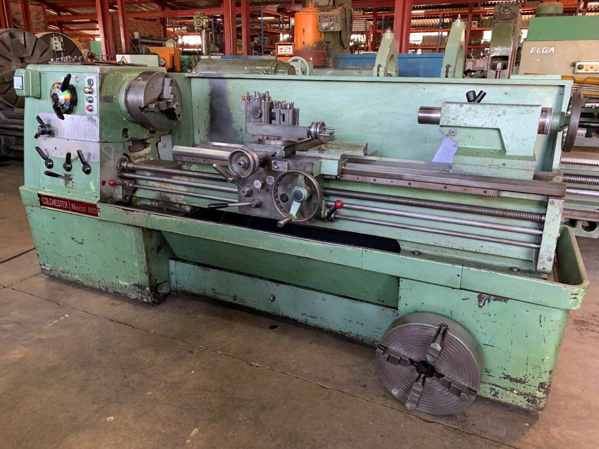 how do lathes work
